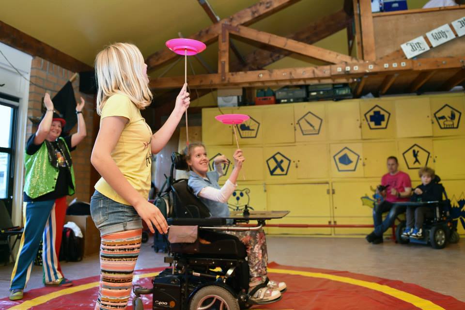 Circus Kiko bij de scouting mauritsgroep -scouting voor kinderen met een lichamelijke beperking.