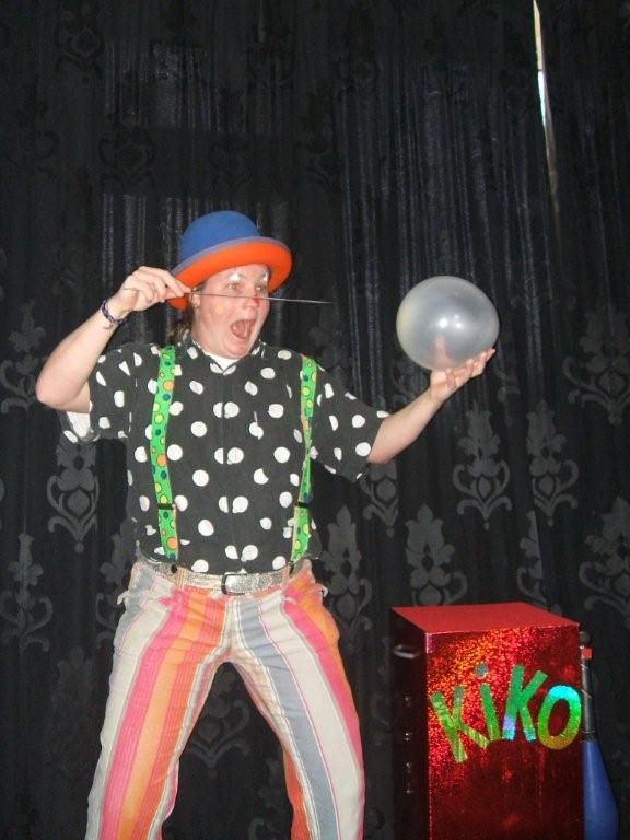 Kiko's kindertheater circus - ballonnen show - trucs met ballonnen