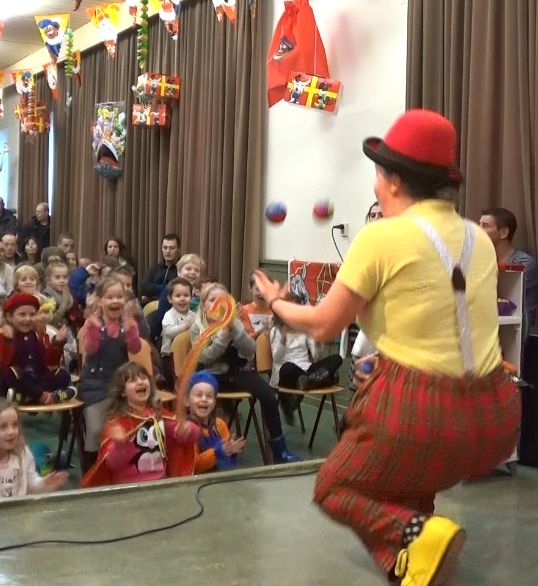 Clown Kiko Sinterklaas show - voorprogramma buurthuis oude weeshuis Nijmegen benedenstad