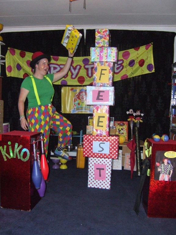 Clown Kiko kinderboekenweek voorstelling 'feest!' 