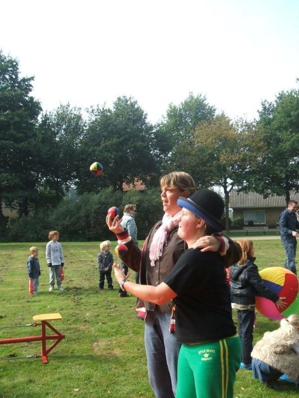 Leren te jongleren door samen te werken