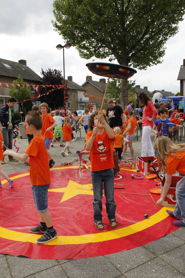 Circus Instuif - jongleer Workshops open piste - op Koningsdag in Roermond