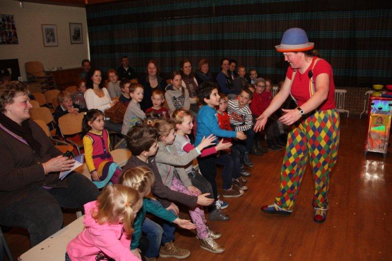 Clown kiko maakt nieuwe vrienden in de kinderboekenwweek 2018 (thema vriendschap)