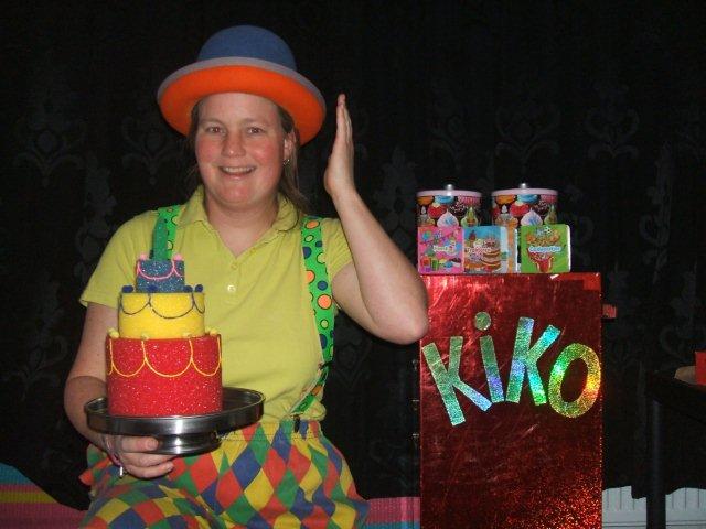 Clown Kiko Kinderboekenweek voorstelling FEEST - thema kinderboekenweek 2014